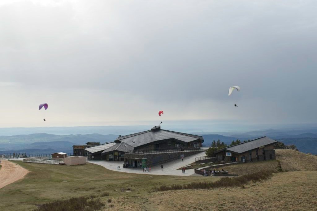 Parapentiste au puy de dôme